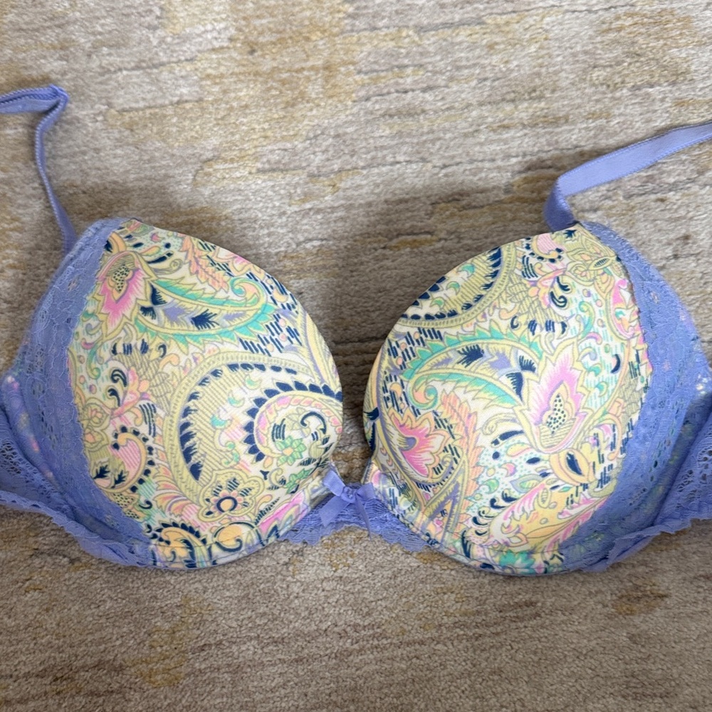 Victoria’s Secret Dream Angels Paisley Lace Push-Up Bra - Lavender, Multi 32C